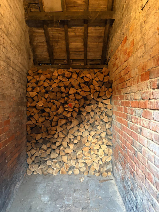 8" Part Seasoned Mixed Hardwood - Builder's Tonne (BULK BUY)